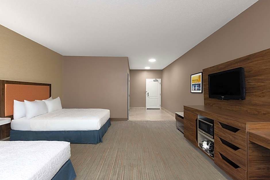 Hampton Inn By Hilton And Suites Harrisburg/North, Pa
