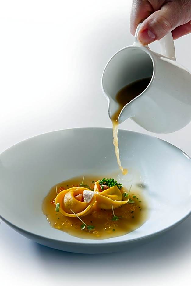 Hiša Linhart, Hotel & Restaurant