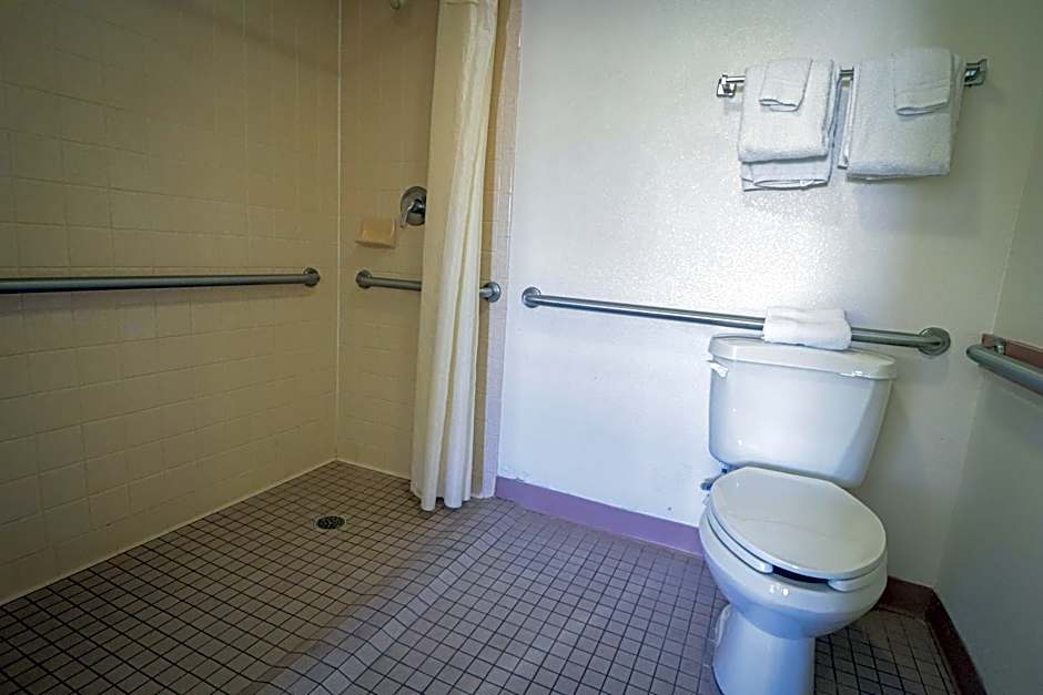 University Inn & Suites