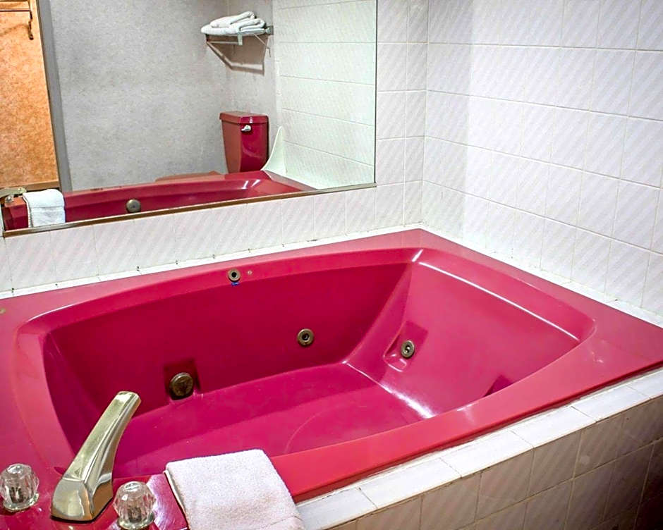 Econo Lodge Inn & Suites Colonie Center Mall