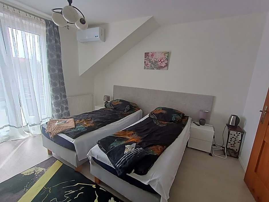 Motelik White House - pokoje gościnne
