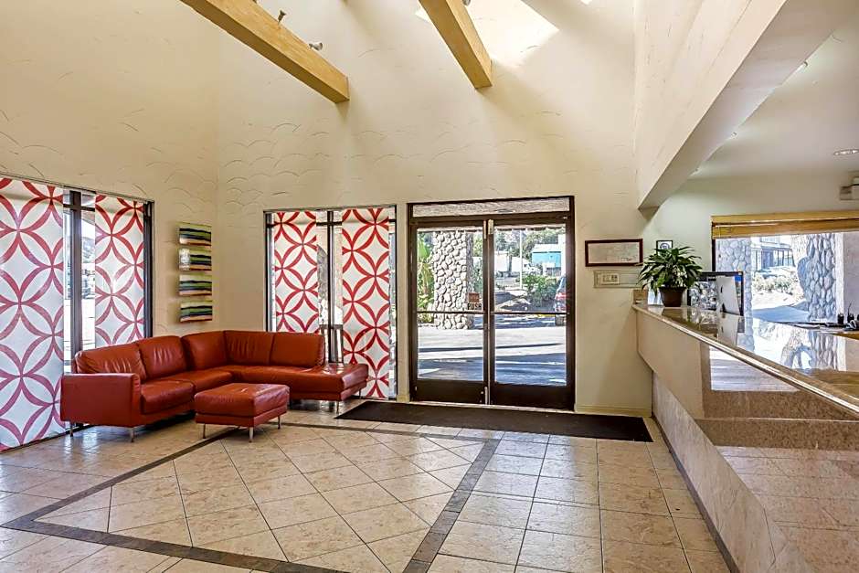 Rodeway Inn Magic Mountain Area