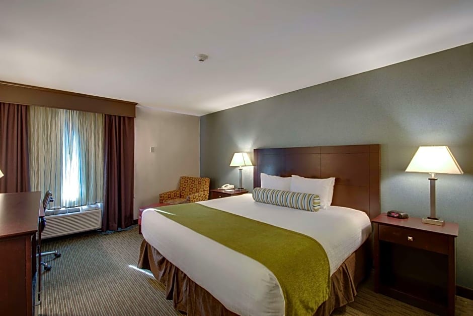 Best Western Plus, The Inn at Hampton
