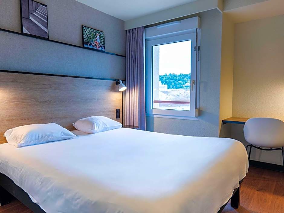 Photo 1 of 7 of Standard 1 Double Bed