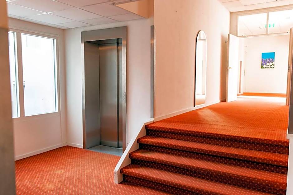 Ambassador City Centre Hotel