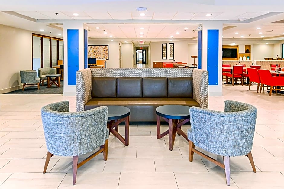 Holiday Inn Express Richmond Airport