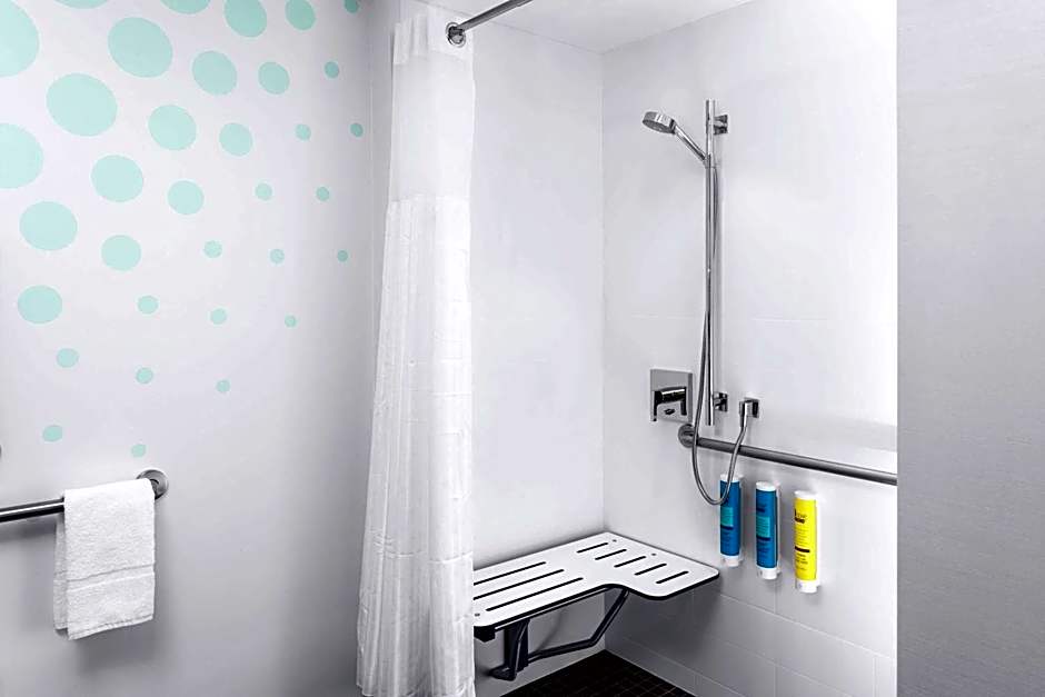 Tru By Hilton Gilbert