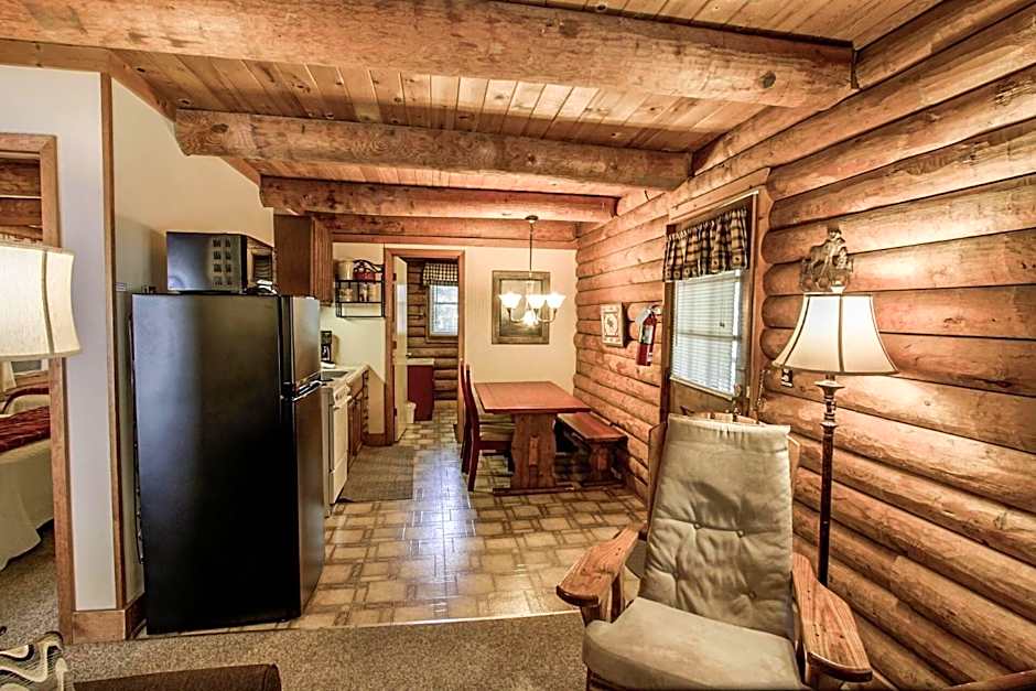 Mountainaire Inn and Log Cabins