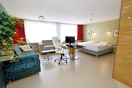 Deluxe Family Room