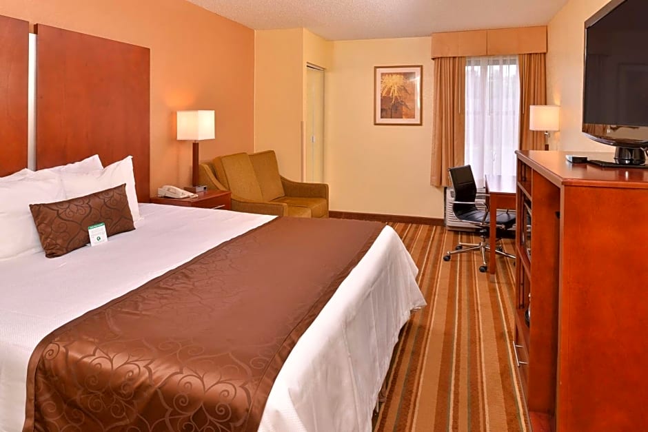 Best Western Plus Richmond Airport Hotel