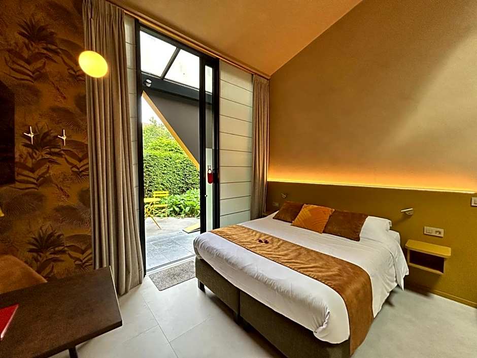 B&B Contrast