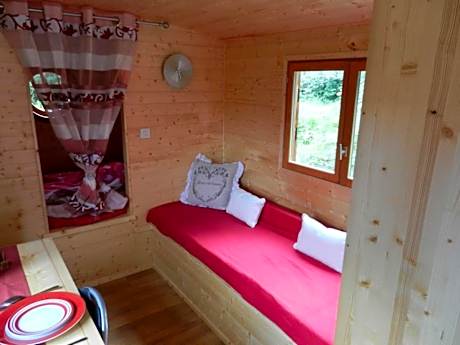 Roulotte-Cottage-Douche-Vue sur Jardin-Les Coccinelles