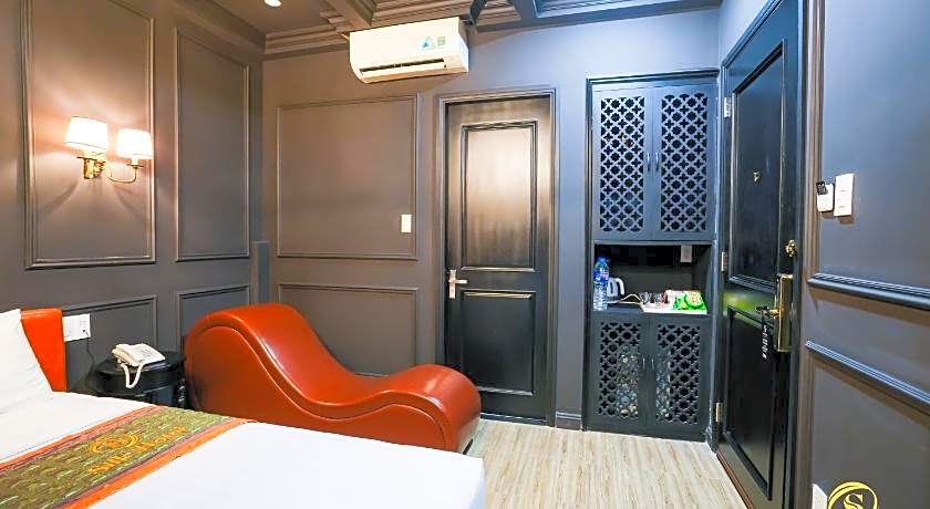 Silk Hotel