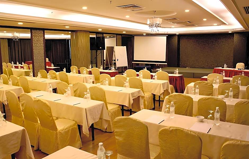 Kinta Riverfront Hotel & Suites