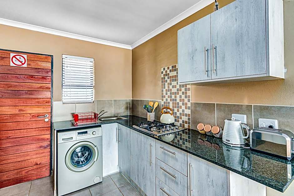 Airville Luxury Apartments, 7min Drive to Cresta Mall