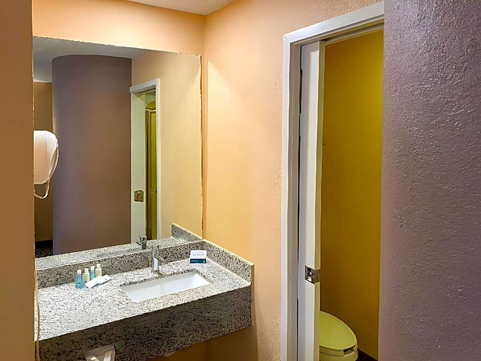 Quality Inn Lees Summit - Kansas City