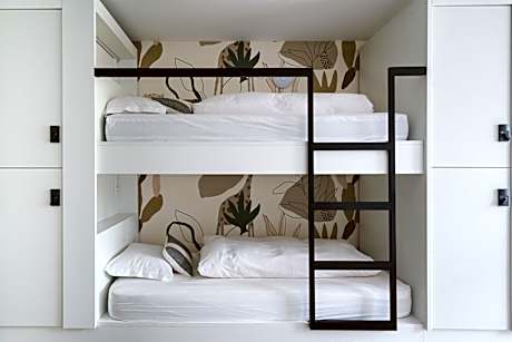 Bunk Bed in Mixed Dormitory Room