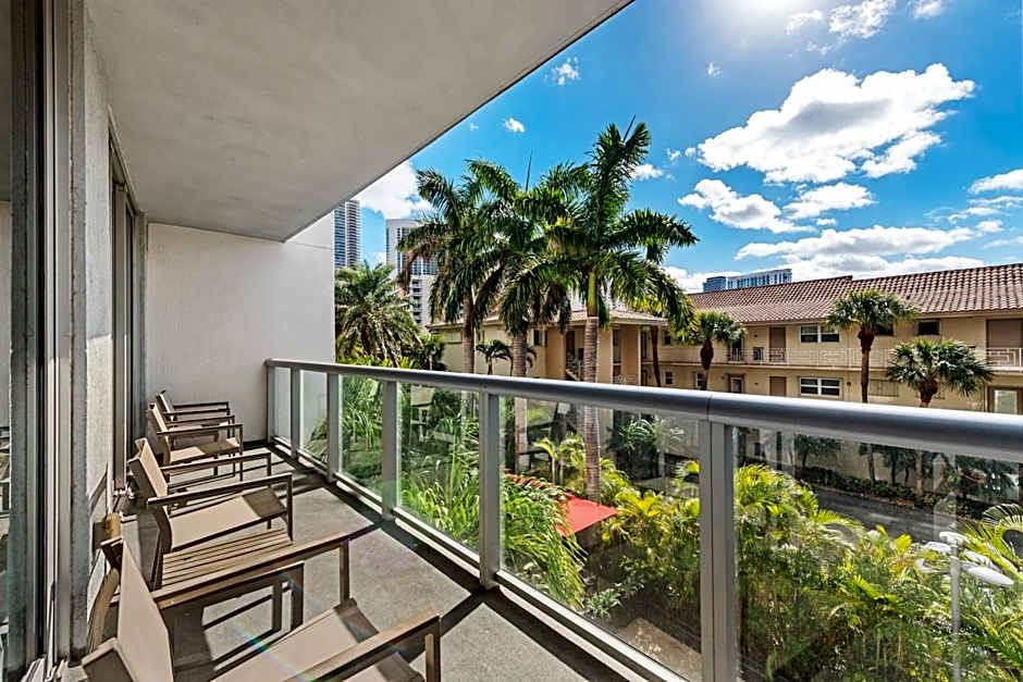 Water View Building With Pool - 5-Min Walk To The Beach