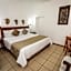 Las Mariposas Hotel & Studios