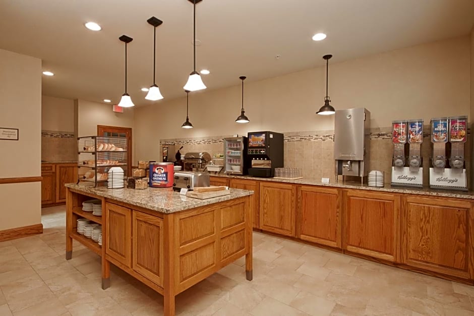 Country Inn & Suites by Radisson, Davenport, IA