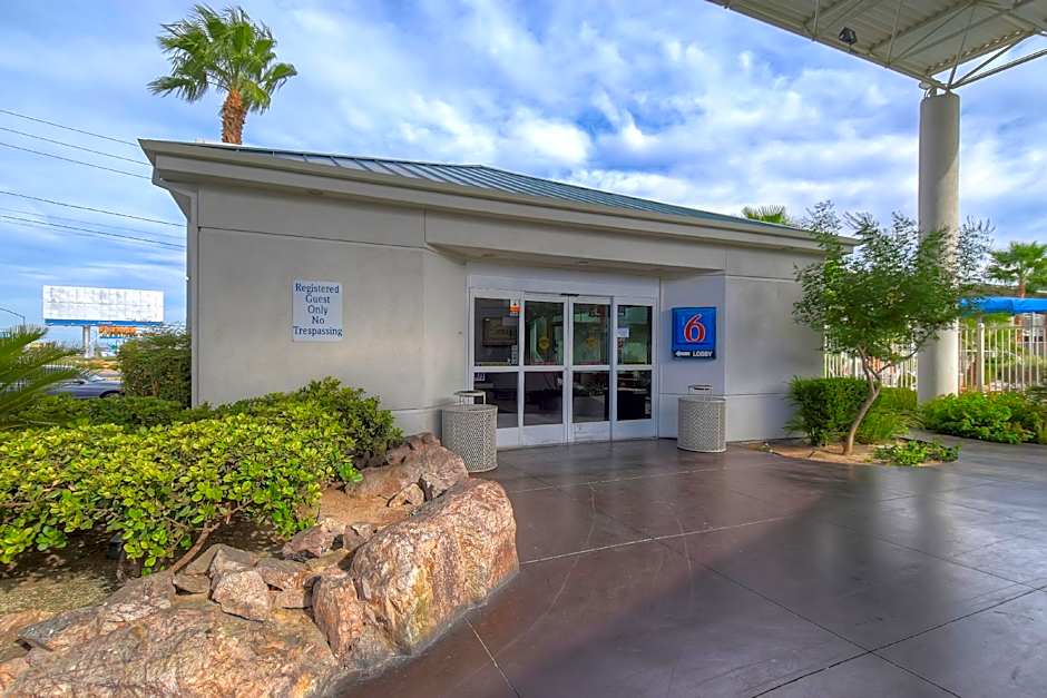 Capital O Tropicana Ave Casino & Hotel Vegas – Las Vegas, NV