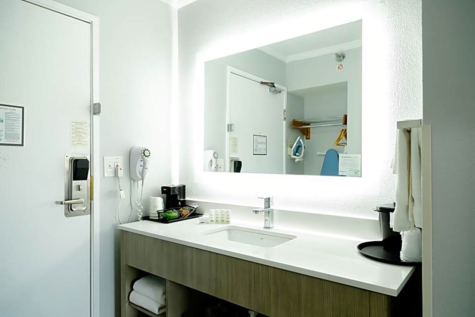La Quinta Inn & Suites by Wyndham Birmingham/Cahaba Park South