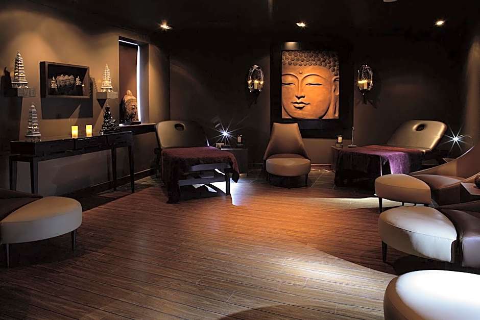 Macdonald Old England Hotel & Spa