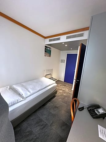 Economy Single Room with Courtyard View