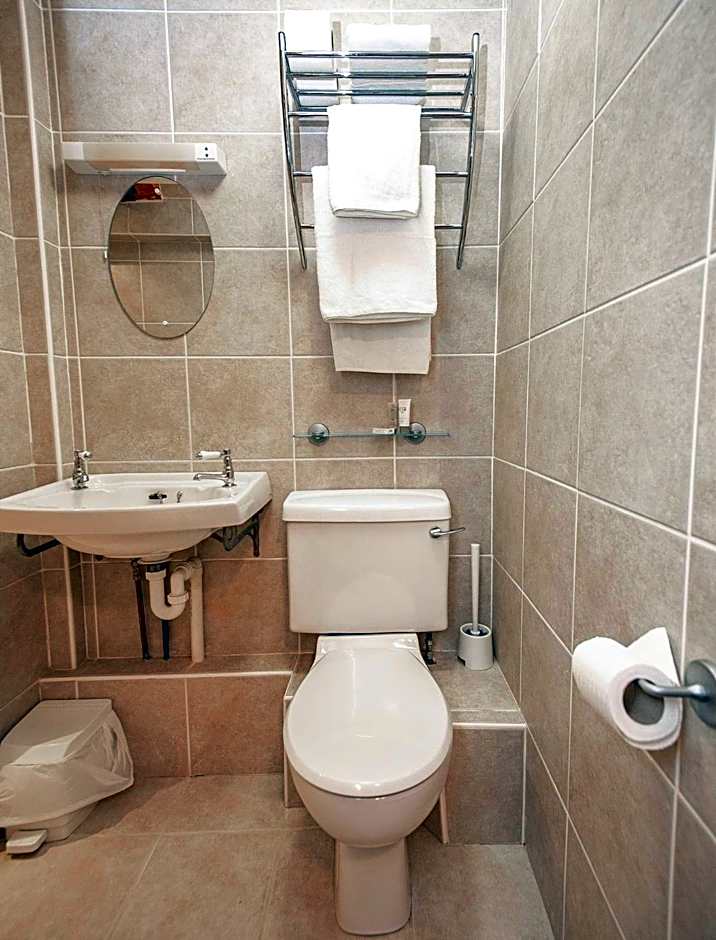 Trivelles Waterhall Country Gatwick Hotel & airport parking