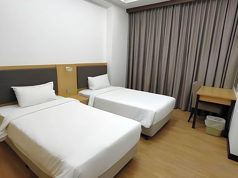 Imperial Suites Miri @ Diamond Tower Bay Resort Condominium