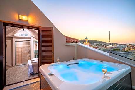 Pink Panther Maisonette Suite