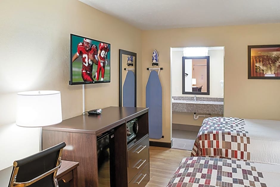 Red Roof Inn Indianapolis East