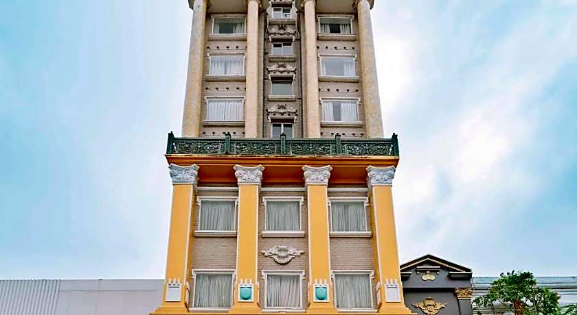 Classic Hoang Long Hotel