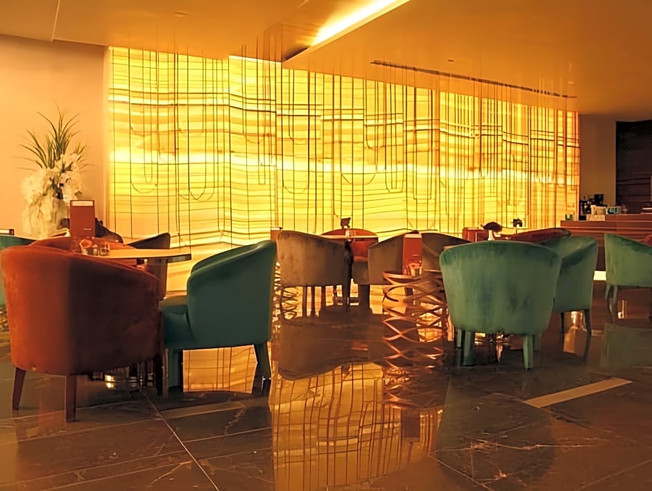 Gold Majesty Hotel