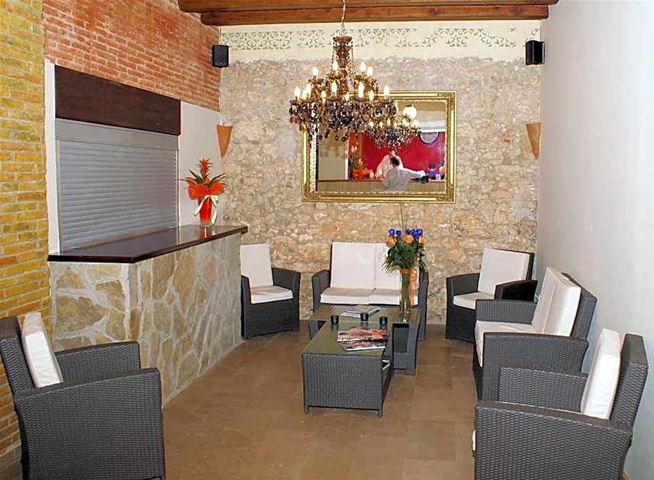 Parrots Sitges Hotel