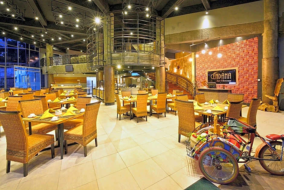 Oak Tree Emerald Hotel & Conventions Semarang