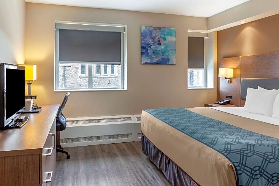 Econo Lodge Inn & Suites Downtown