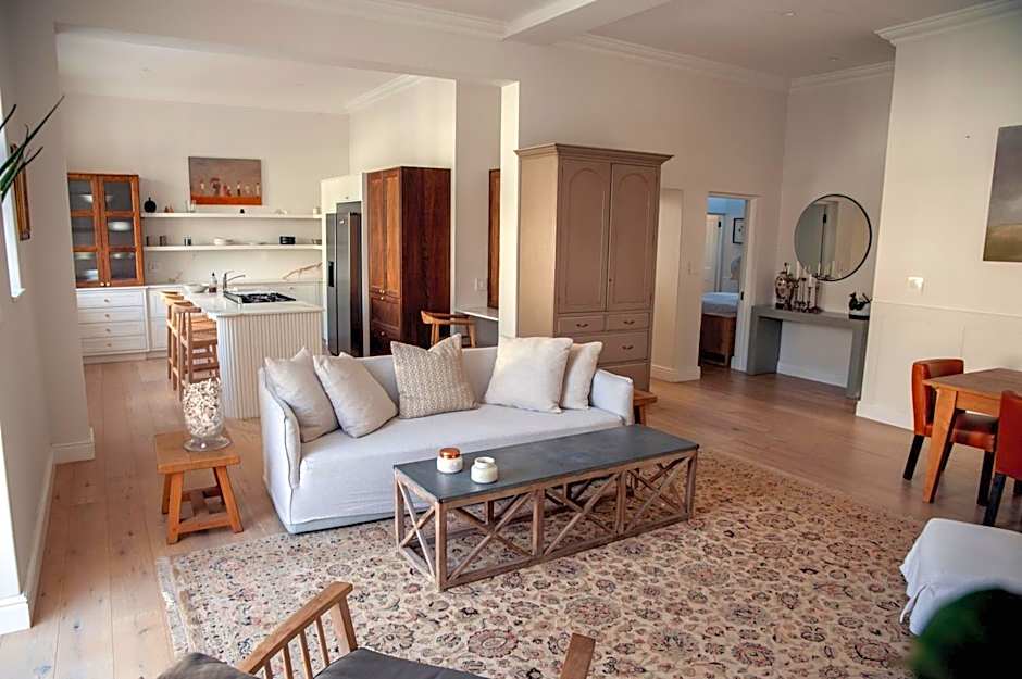 The Grand Hotel Robertson