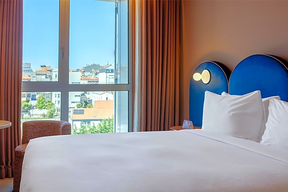 Cenica Porto Hotel, Curio Collection by Hilton