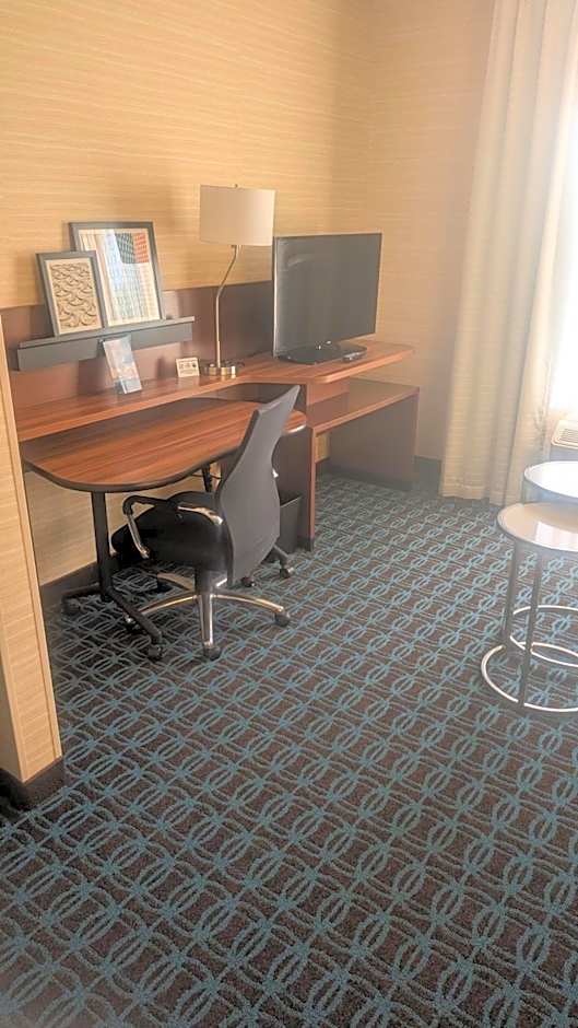 Fairfield Inn & Suites by Marriott Detroit Troy