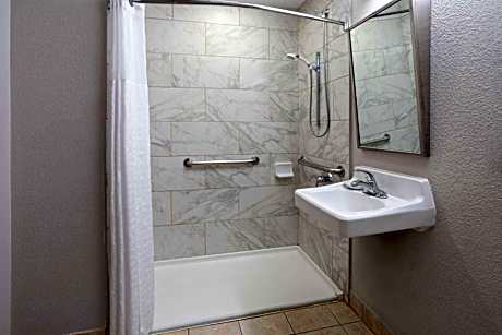 King Room - Mobility Access/Non-Smoking
