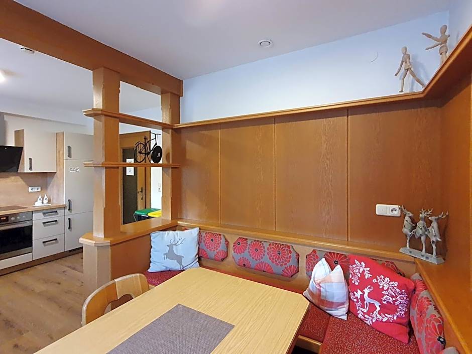 Alpking Hostel