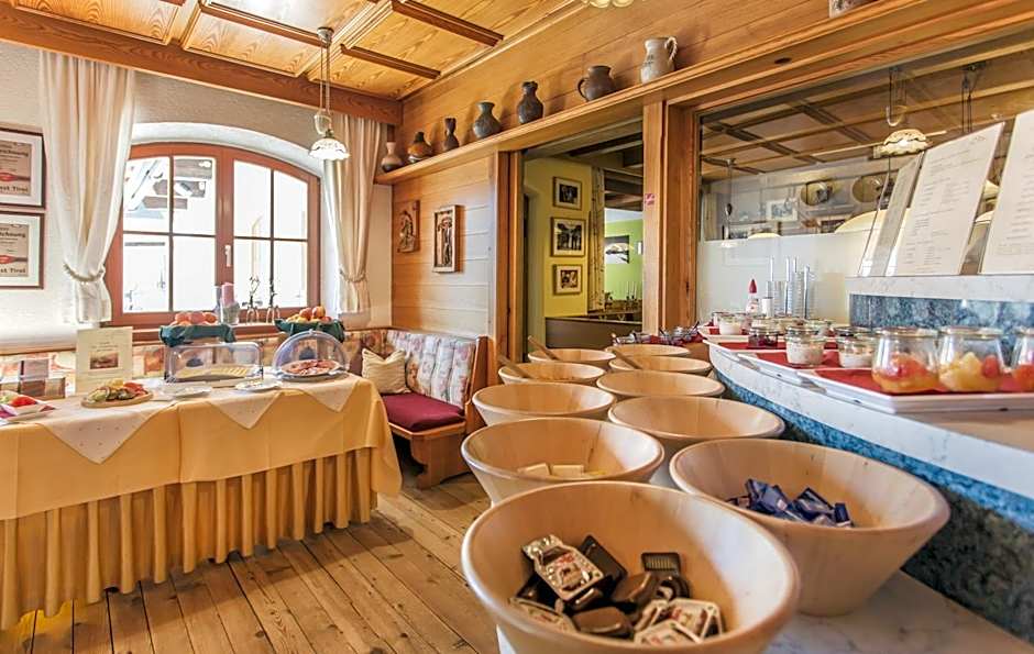 Alpen Gasthof Apartments Hohe Burg