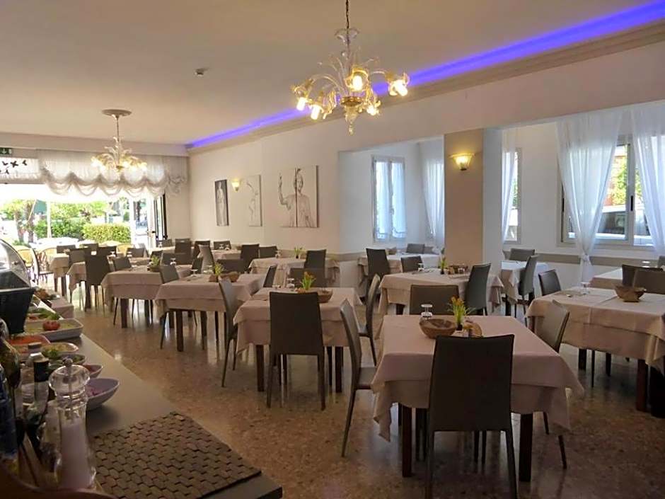 Hotel Atenea Golden Star