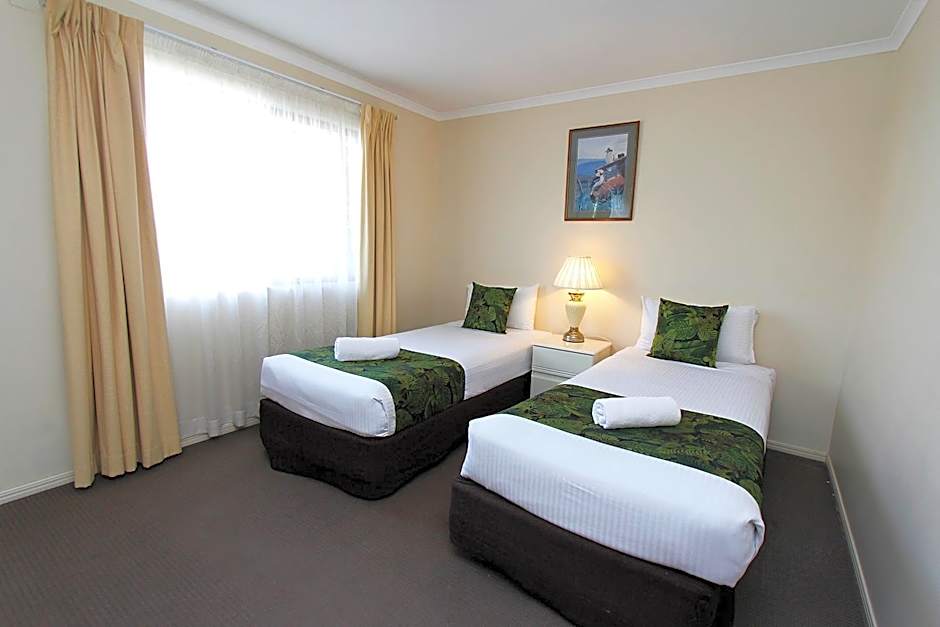 The Palms Motel