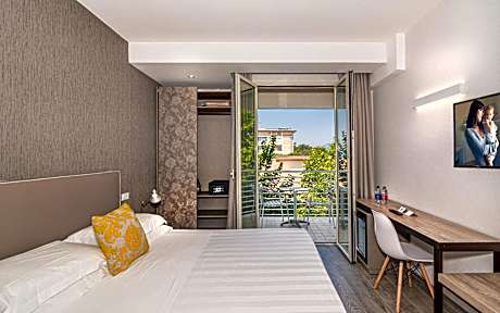 Double or Twin Room with Balcony