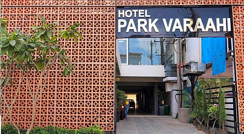 HOTEL PARK VARAAHI