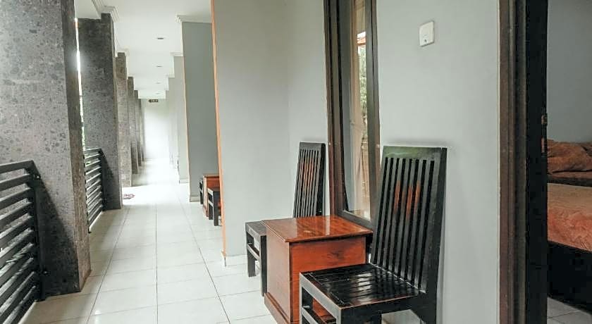 Hotel Diana 2