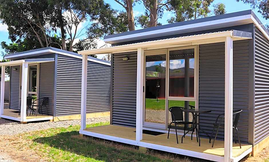 Parklands Motorlodge & Holiday Park