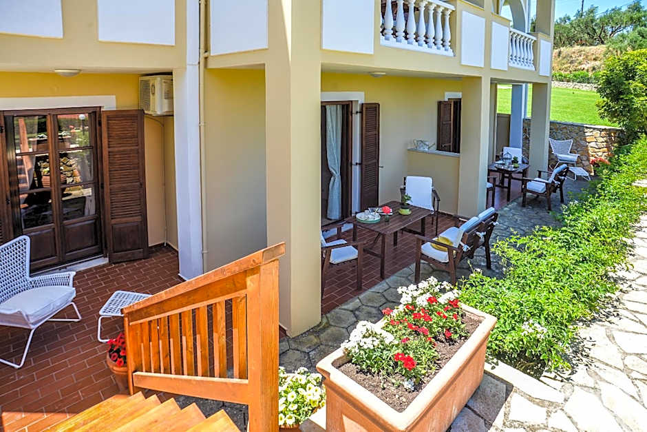 Amboula Beach Apartments